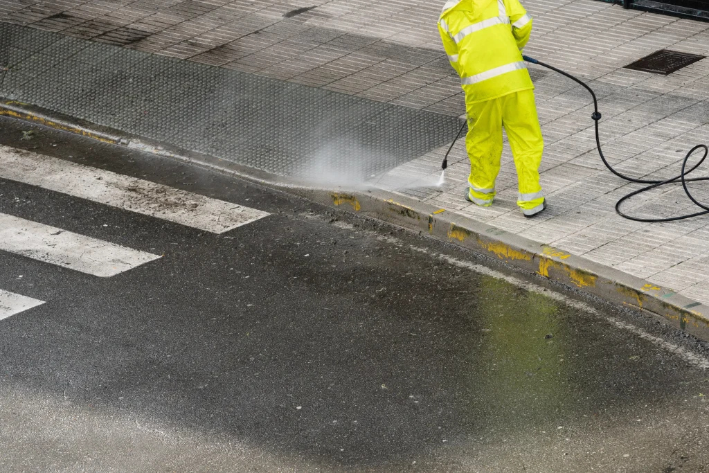 urbanshine-toronto-powerwashing-company-10 Parking lot Power Washing - 9